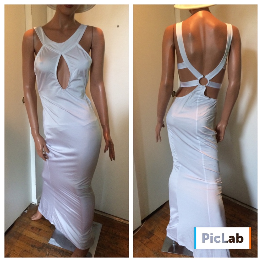 Roma Costume Medium White sleeveless maxi dress New With Tags keyhole front
